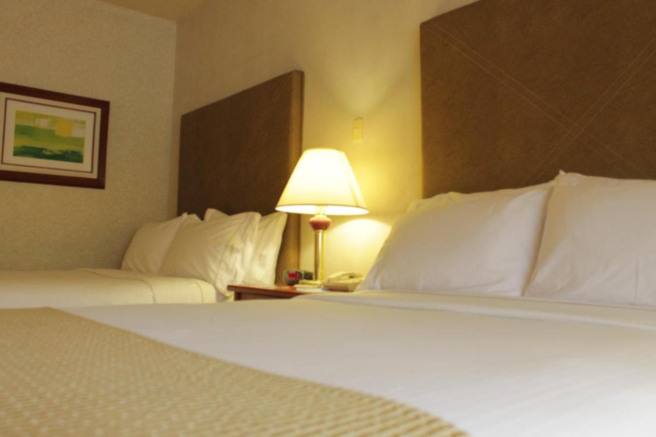 Holiday Inn Express Chihuahua By Ihg Buitenkant foto