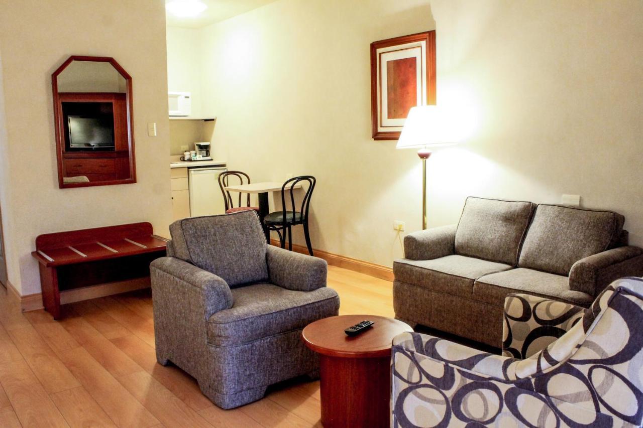 Holiday Inn Express Chihuahua By Ihg Buitenkant foto