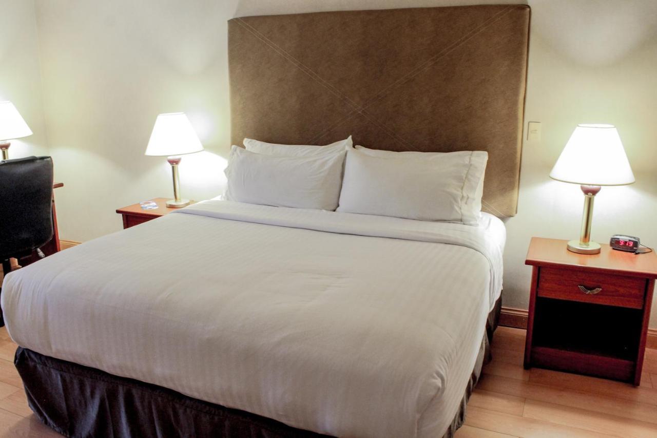 Holiday Inn Express Chihuahua By Ihg Buitenkant foto
