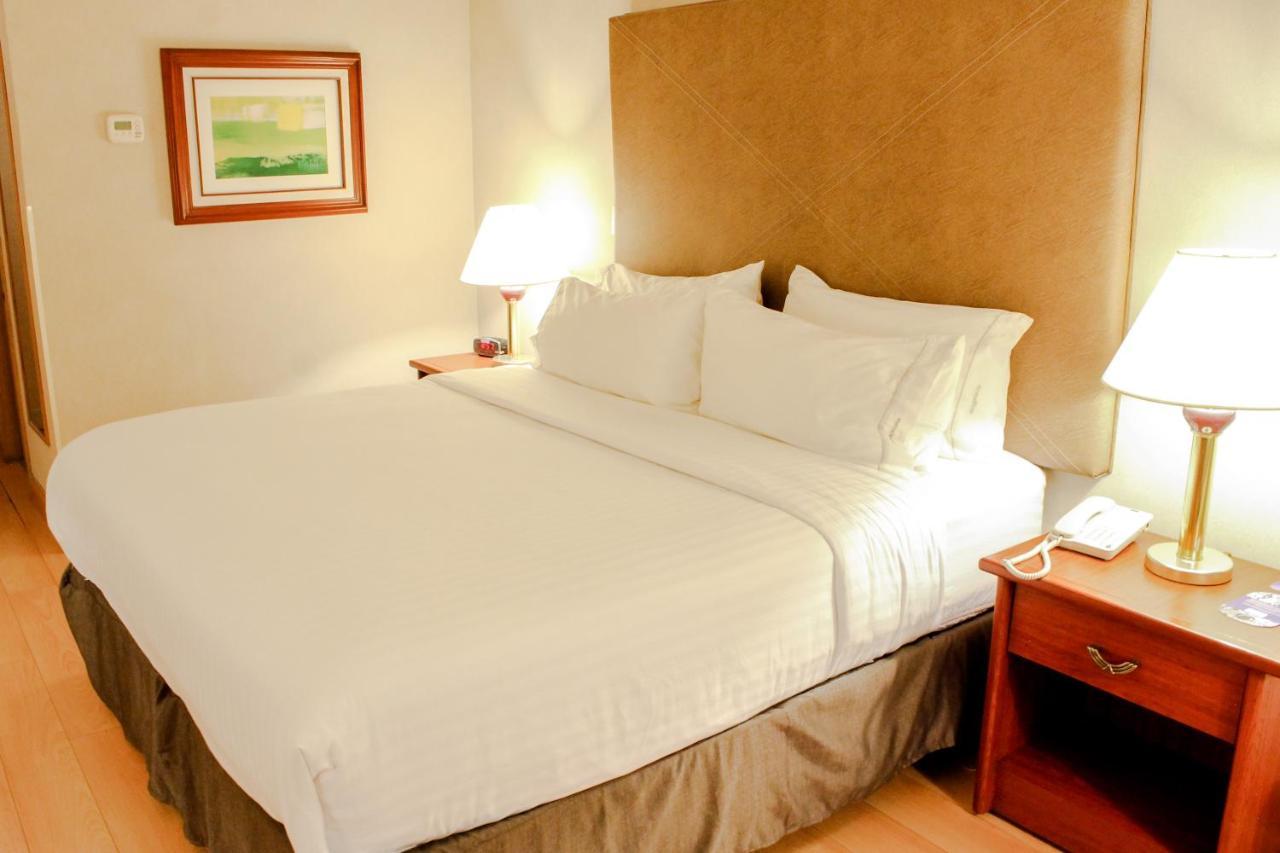 Holiday Inn Express Chihuahua By Ihg Buitenkant foto