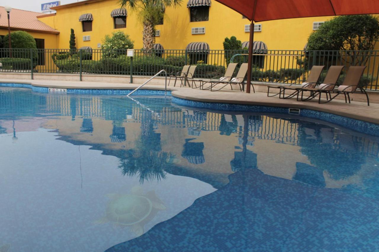 Holiday Inn Express Chihuahua By Ihg Buitenkant foto