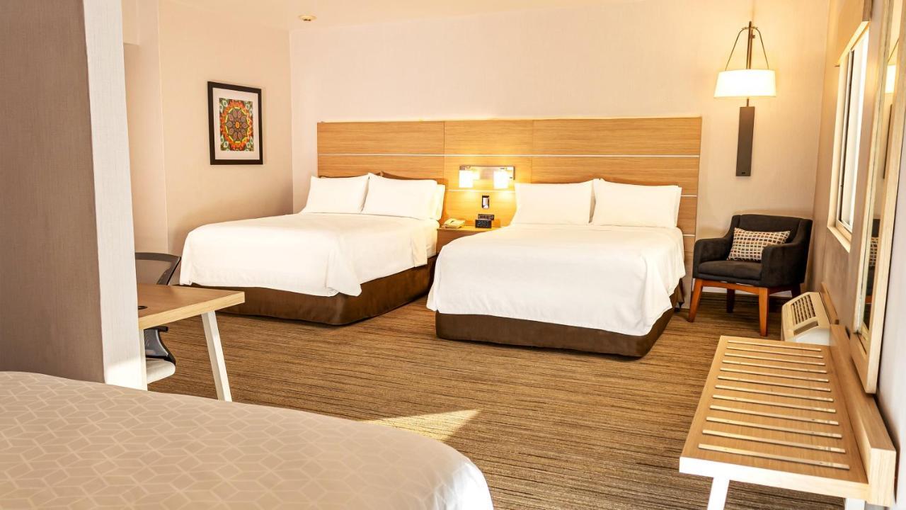 Holiday Inn Express Chihuahua By Ihg Buitenkant foto