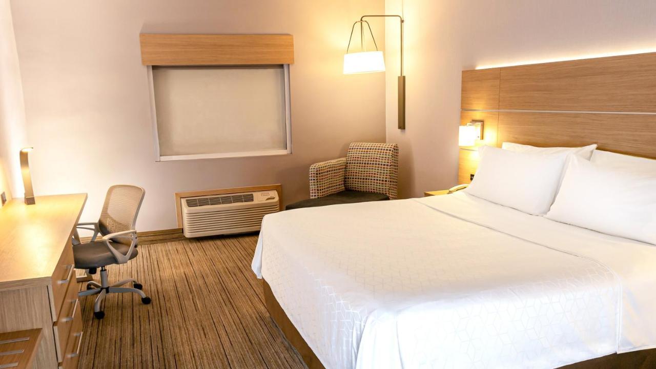 Holiday Inn Express Chihuahua By Ihg Buitenkant foto