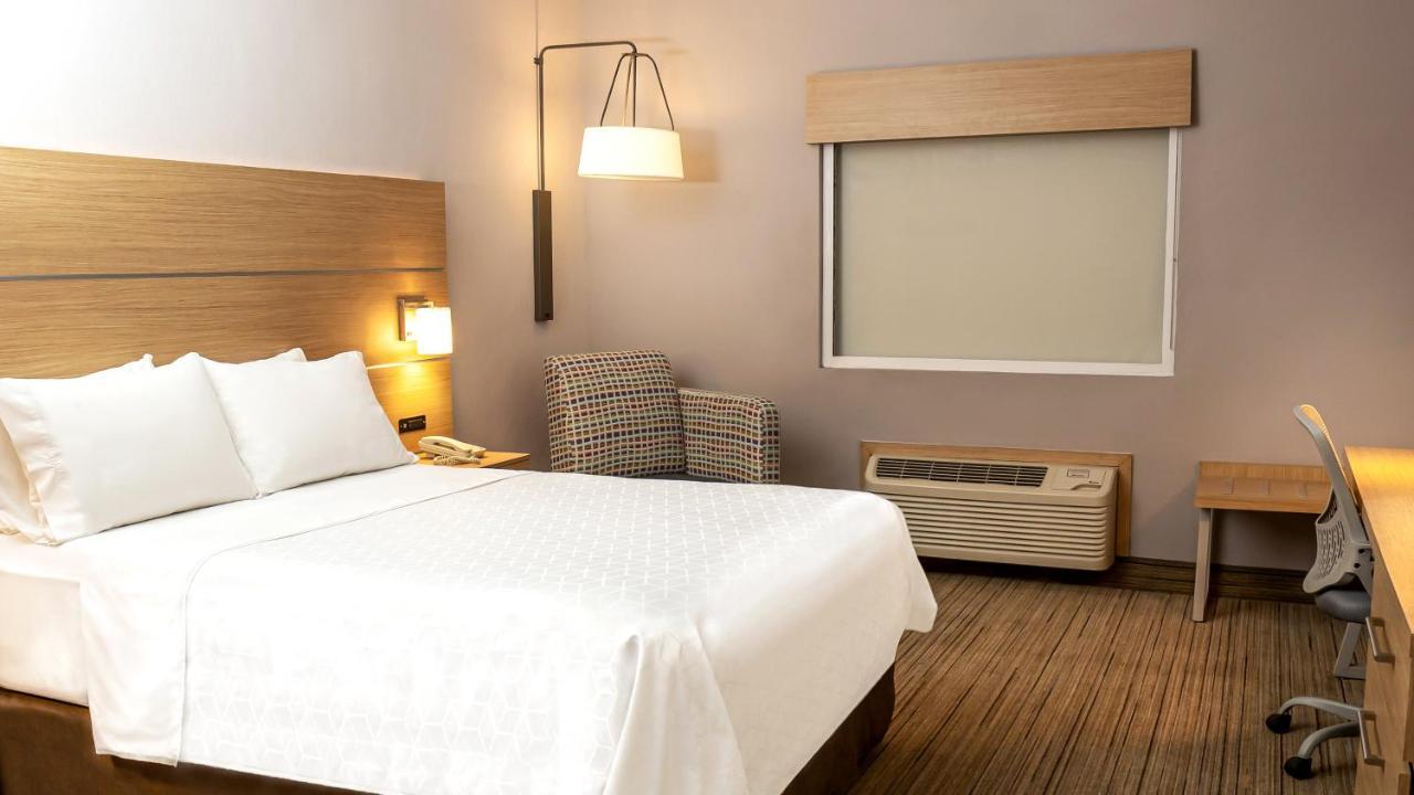 Holiday Inn Express Chihuahua By Ihg Buitenkant foto