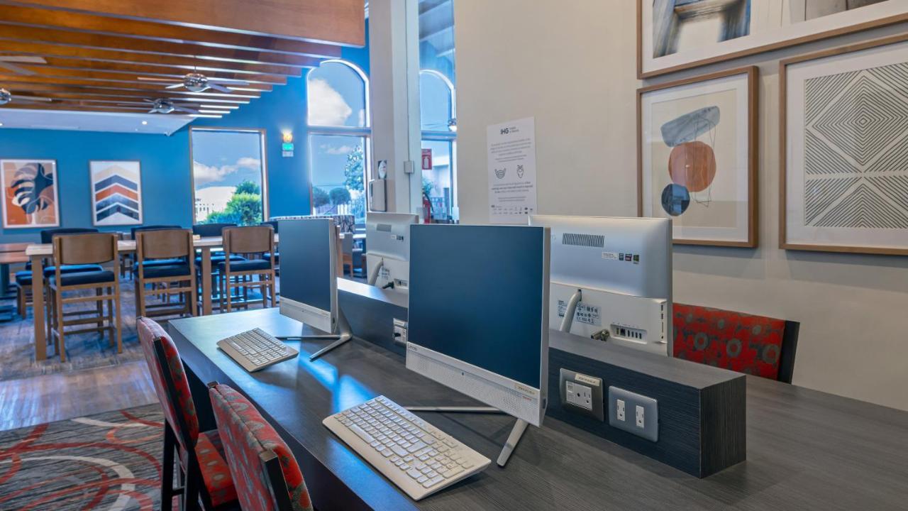 Holiday Inn Express Chihuahua By Ihg Buitenkant foto