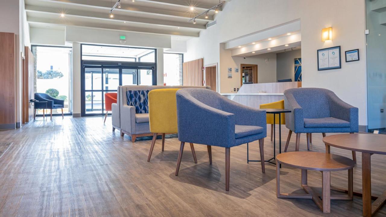 Holiday Inn Express Chihuahua By Ihg Buitenkant foto