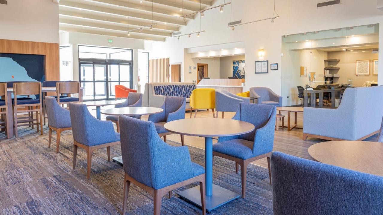 Holiday Inn Express Chihuahua By Ihg Buitenkant foto