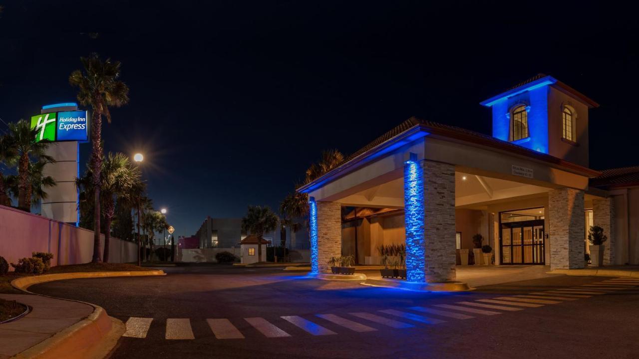 Holiday Inn Express Chihuahua By Ihg Buitenkant foto