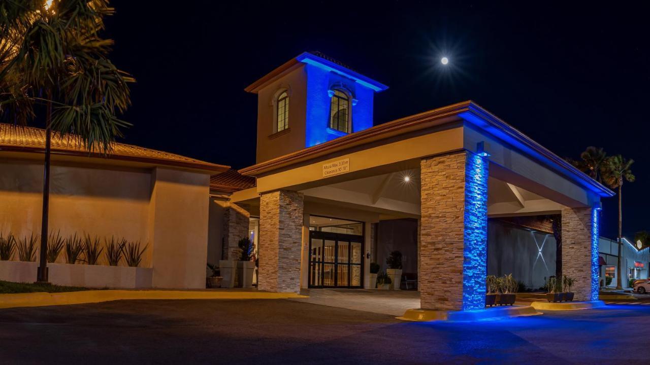 Holiday Inn Express Chihuahua By Ihg Buitenkant foto